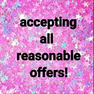 Always $4.99 shipping!! Offers quickly accepted or countered! Thanks 😊